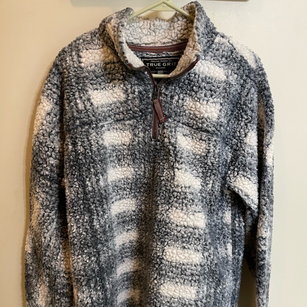 True Grit Pullover size Medium